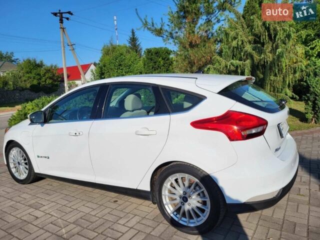 Білий Форд Фокус, об'ємом двигуна 0 л та пробігом 58 тис. км за 11500 $, фото 7 на Automoto.ua
