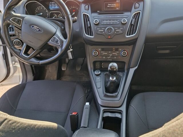 Белый Форд Фокус, объемом двигателя 1 л и пробегом 108 тыс. км за 9200 $, фото 14 на Automoto.ua