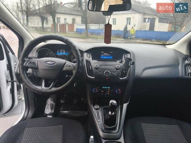 Белый Форд Фокус, объемом двигателя 1.5 л и пробегом 216 тыс. км за 9500 $, фото 12 на Automoto.ua