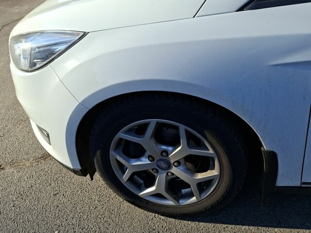 Белый Форд Фокус, объемом двигателя 1 л и пробегом 108 тыс. км за 9200 $, фото 7 на Automoto.ua