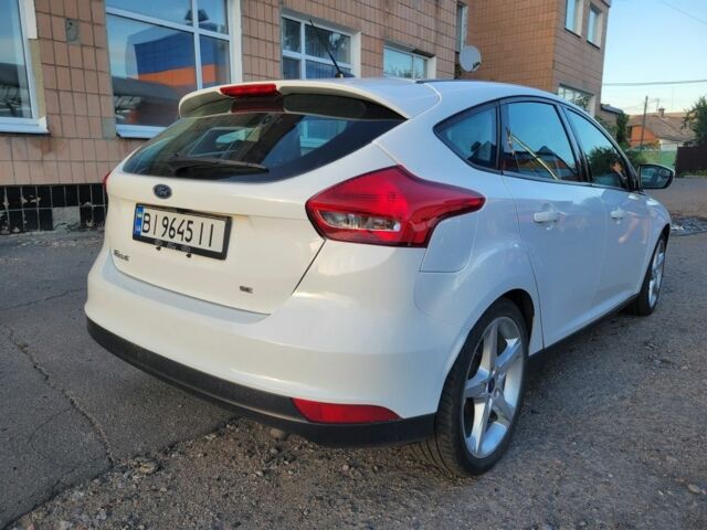 Білий Форд Фокус, об'ємом двигуна 2 л та пробігом 132 тис. км за 8200 $, фото 2 на Automoto.ua