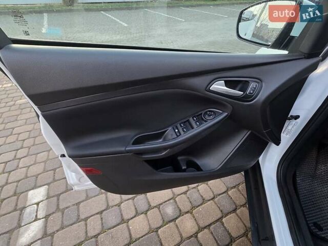 Белый Форд Фокус, объемом двигателя 2 л и пробегом 149 тыс. км за 7650 $, фото 43 на Automoto.ua