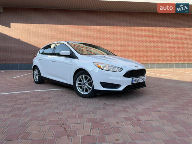 Белый Форд Фокус, объемом двигателя 2 л и пробегом 120 тыс. км за 8600 $, фото 2 на Automoto.ua