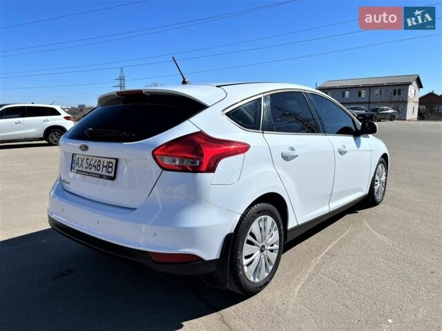 Білий Форд Фокус, об'ємом двигуна 1.6 л та пробігом 58 тис. км за 9400 $, фото 6 на Automoto.ua