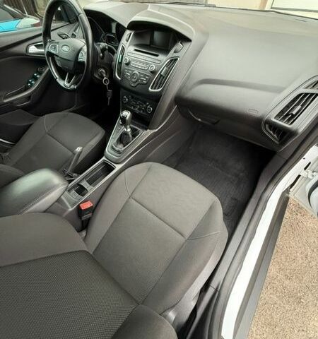 Белый Форд Фокус, объемом двигателя 1 л и пробегом 212 тыс. км за 8450 $, фото 12 на Automoto.ua