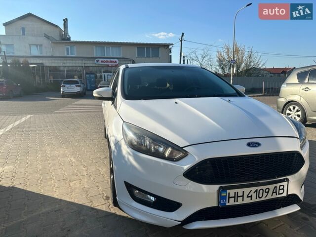 Белый Форд Фокус, объемом двигателя 2 л и пробегом 158 тыс. км за 8350 $, фото 9 на Automoto.ua