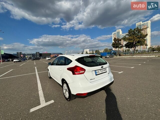 Белый Форд Фокус, объемом двигателя 1 л и пробегом 178 тыс. км за 8500 $, фото 8 на Automoto.ua