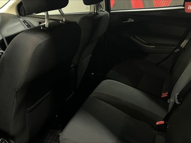 Білий Форд Фокус, об'ємом двигуна 1 л та пробігом 99 тис. км за 8200 $, фото 7 на Automoto.ua