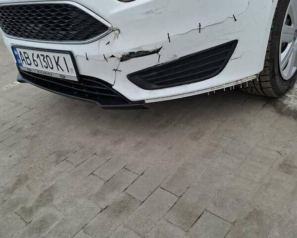 Білий Форд Фокус, об'ємом двигуна 1.6 л та пробігом 186 тис. км за 5300 $, фото 7 на Automoto.ua