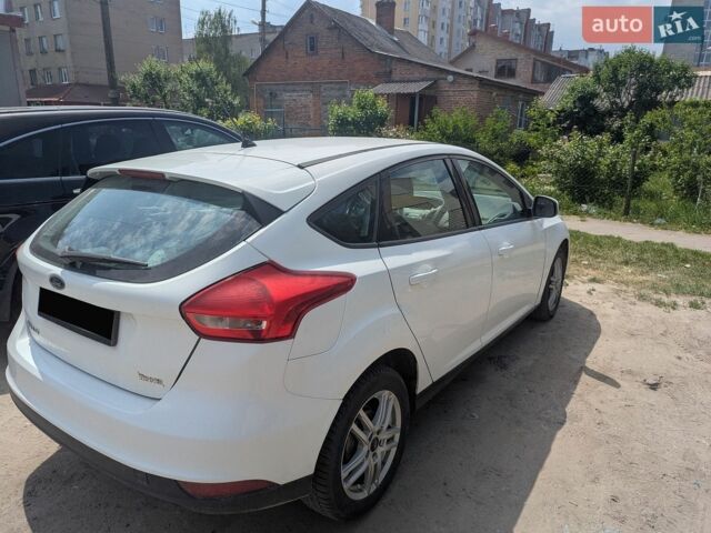 Белый Форд Фокус, объемом двигателя 1.5 л и пробегом 170 тыс. км за 8500 $, фото 4 на Automoto.ua