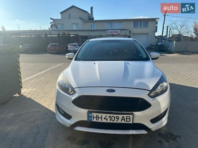Белый Форд Фокус, объемом двигателя 2 л и пробегом 158 тыс. км за 8800 $, фото 1 на Automoto.ua