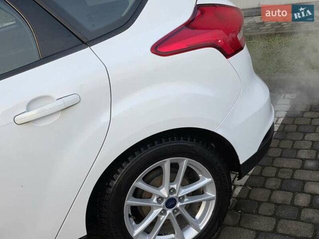 Белый Форд Фокус, объемом двигателя 2 л и пробегом 149 тыс. км за 7650 $, фото 26 на Automoto.ua