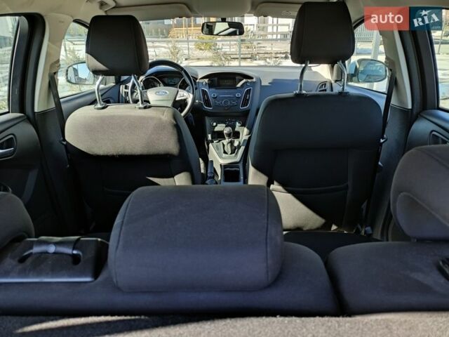 Білий Форд Фокус, об'ємом двигуна 1.6 л та пробігом 124 тис. км за 10400 $, фото 23 на Automoto.ua