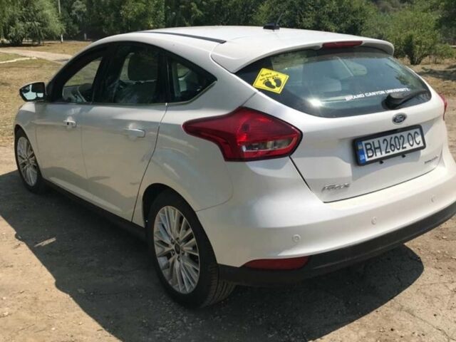 Білий Форд Фокус, об'ємом двигуна 2 л та пробігом 175 тис. км за 9900 $, фото 4 на Automoto.ua