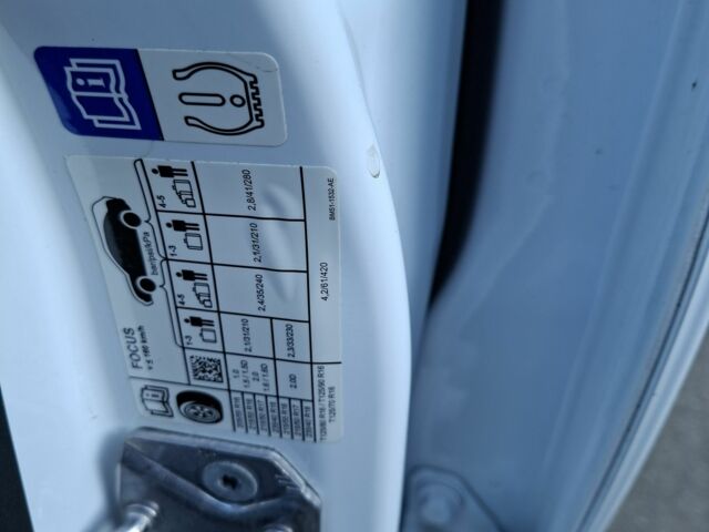 Белый Форд Фокус, объемом двигателя 1 л и пробегом 108 тыс. км за 9200 $, фото 21 на Automoto.ua