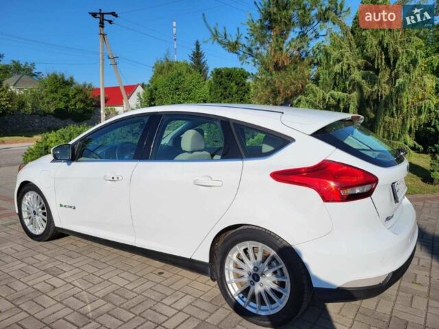 Білий Форд Фокус, об'ємом двигуна 0 л та пробігом 58 тис. км за 11500 $, фото 8 на Automoto.ua