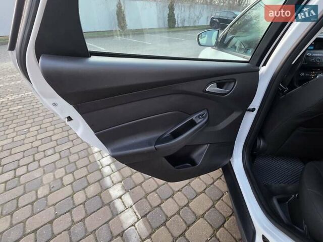 Белый Форд Фокус, объемом двигателя 2 л и пробегом 149 тыс. км за 7650 $, фото 39 на Automoto.ua