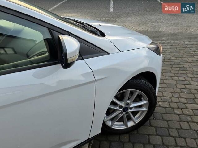 Белый Форд Фокус, объемом двигателя 2 л и пробегом 149 тыс. км за 7650 $, фото 15 на Automoto.ua