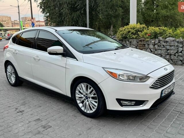 Білий Форд Фокус, об'ємом двигуна 2 л та пробігом 175 тис. км за 9900 $, фото 4 на Automoto.ua