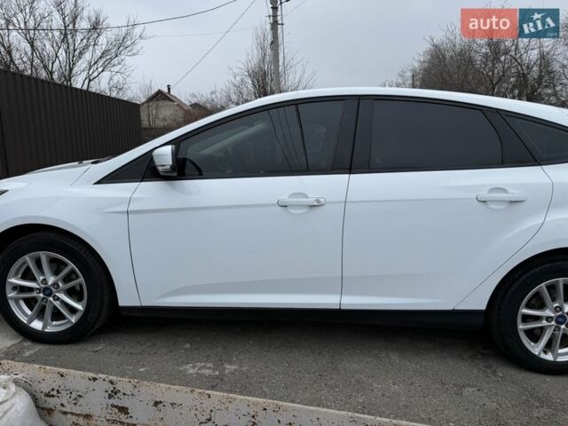 Белый Форд Фокус, объемом двигателя 1 л и пробегом 212 тыс. км за 8450 $, фото 3 на Automoto.ua