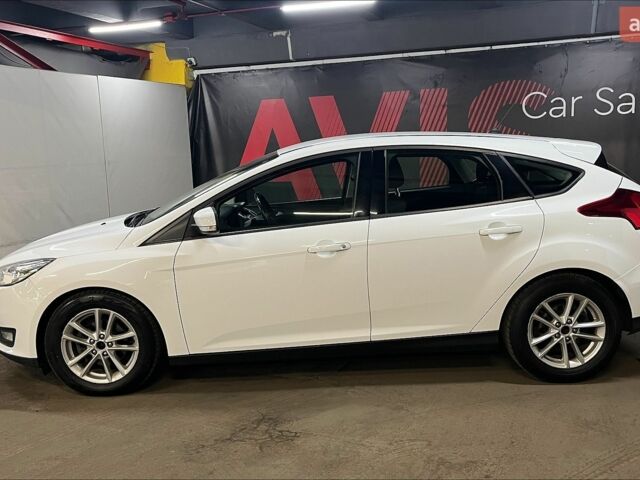 Білий Форд Фокус, об'ємом двигуна 1 л та пробігом 99 тис. км за 8200 $, фото 2 на Automoto.ua