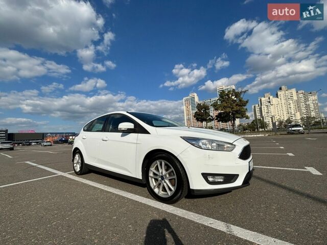 Белый Форд Фокус, объемом двигателя 1 л и пробегом 178 тыс. км за 8500 $, фото 11 на Automoto.ua