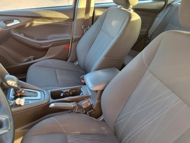 Білий Форд Фокус, об'ємом двигуна 2 л та пробігом 132 тис. км за 8200 $, фото 5 на Automoto.ua