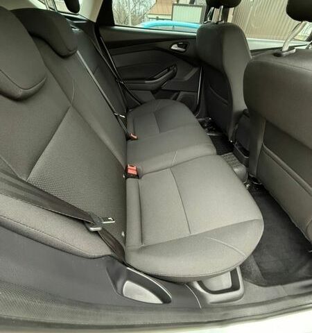 Белый Форд Фокус, объемом двигателя 1 л и пробегом 212 тыс. км за 8450 $, фото 14 на Automoto.ua