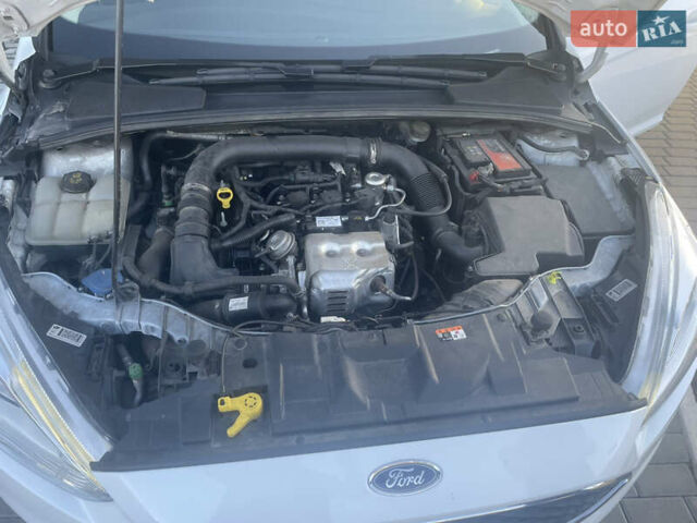 Белый Форд Фокус, объемом двигателя 1 л и пробегом 92 тыс. км за 11000 $, фото 7 на Automoto.ua