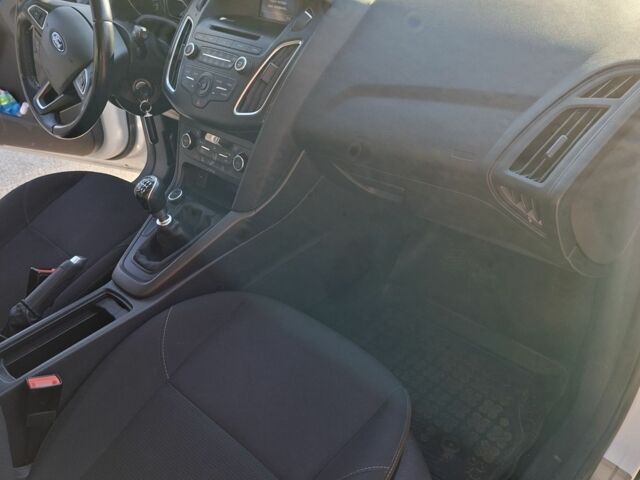 Белый Форд Фокус, объемом двигателя 1 л и пробегом 108 тыс. км за 9200 $, фото 17 на Automoto.ua