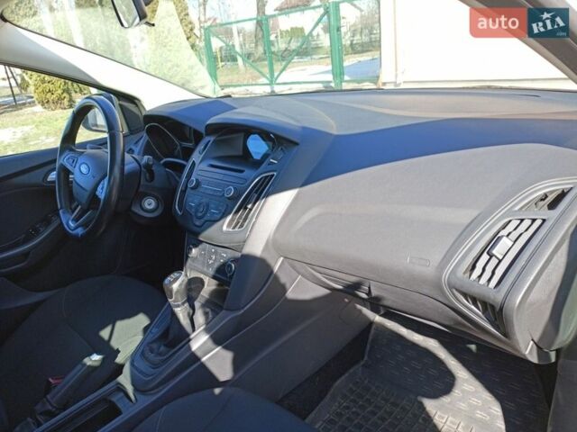 Білий Форд Фокус, об'ємом двигуна 1.6 л та пробігом 124 тис. км за 10400 $, фото 18 на Automoto.ua