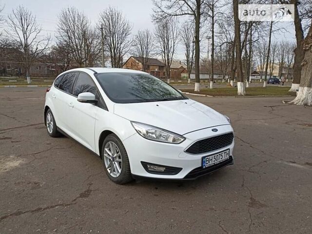 Білий Форд Фокус, об'ємом двигуна 1 л та пробігом 105 тис. км за 9700 $, фото 2 на Automoto.ua