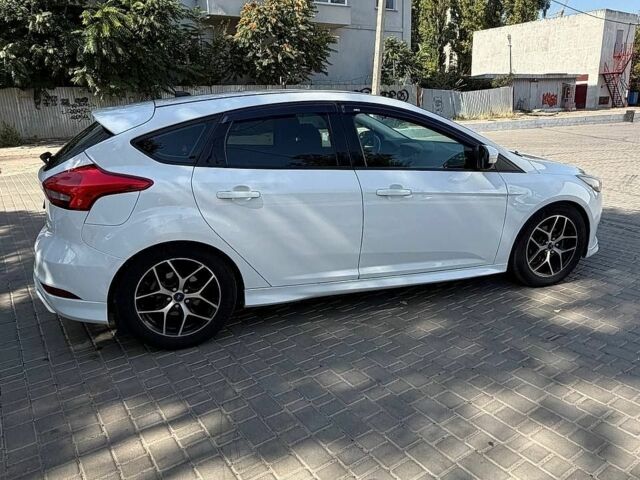 Білий Форд Фокус, об'ємом двигуна 2 л та пробігом 120 тис. км за 8500 $, фото 9 на Automoto.ua