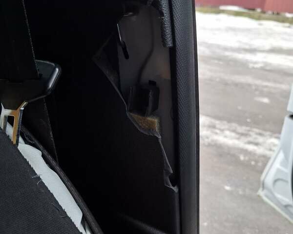 Білий Форд Фокус, об'ємом двигуна 1.6 л та пробігом 186 тис. км за 5300 $, фото 24 на Automoto.ua