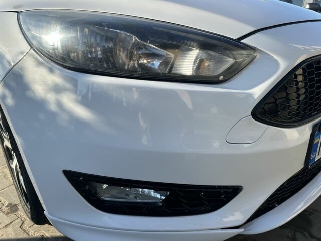 Белый Форд Фокус, объемом двигателя 2 л и пробегом 158 тыс. км за 8800 $, фото 15 на Automoto.ua