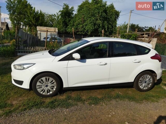 Белый Форд Фокус, объемом двигателя 1.6 л и пробегом 171 тыс. км за 7700 $, фото 1 на Automoto.ua