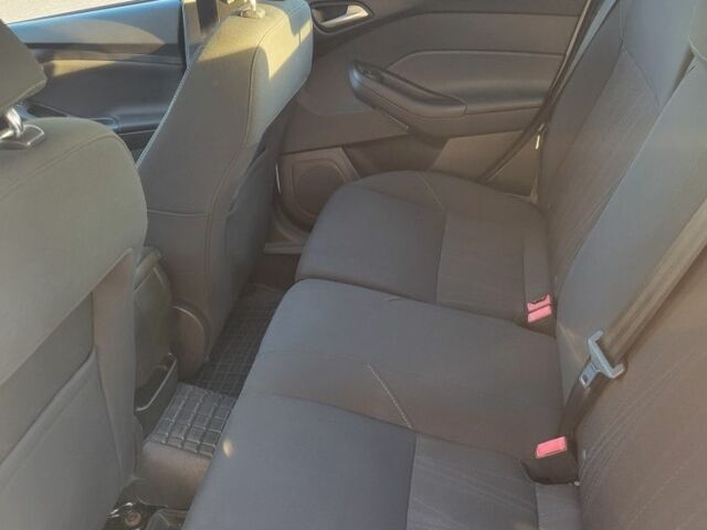 Белый Форд Фокус, объемом двигателя 2 л и пробегом 130 тыс. км за 8200 $, фото 6 на Automoto.ua