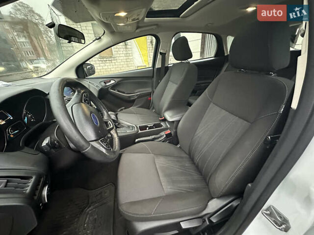 Білий Форд Фокус, об'ємом двигуна 2 л та пробігом 154 тис. км за 8700 $, фото 30 на Automoto.ua