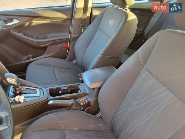 Белый Форд Фокус, объемом двигателя 2 л и пробегом 130 тыс. км за 8500 $, фото 5 на Automoto.ua