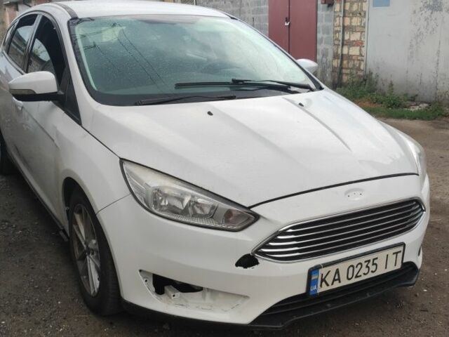 Белый Форд Фокус, объемом двигателя 2 л и пробегом 288 тыс. км за 5994 $, фото 4 на Automoto.ua
