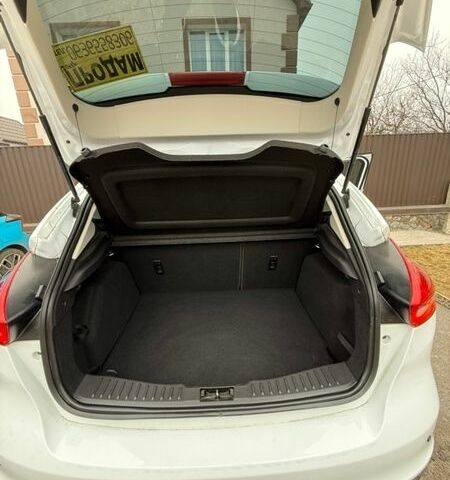 Белый Форд Фокус, объемом двигателя 1 л и пробегом 212 тыс. км за 8450 $, фото 15 на Automoto.ua