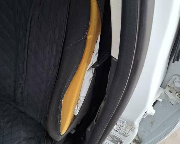 Білий Форд Фокус, об'ємом двигуна 1.6 л та пробігом 186 тис. км за 5300 $, фото 37 на Automoto.ua