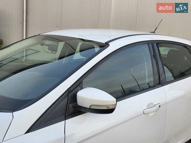 Белый Форд Фокус, объемом двигателя 2 л и пробегом 149 тыс. км за 7650 $, фото 10 на Automoto.ua