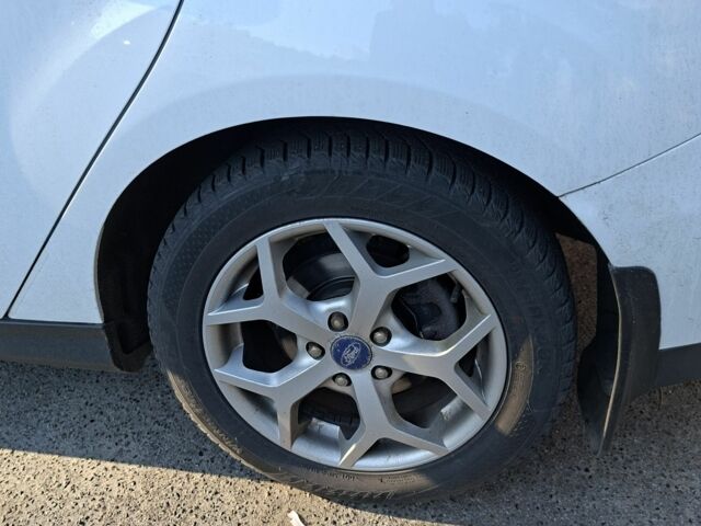 Белый Форд Фокус, объемом двигателя 1 л и пробегом 108 тыс. км за 9200 $, фото 8 на Automoto.ua