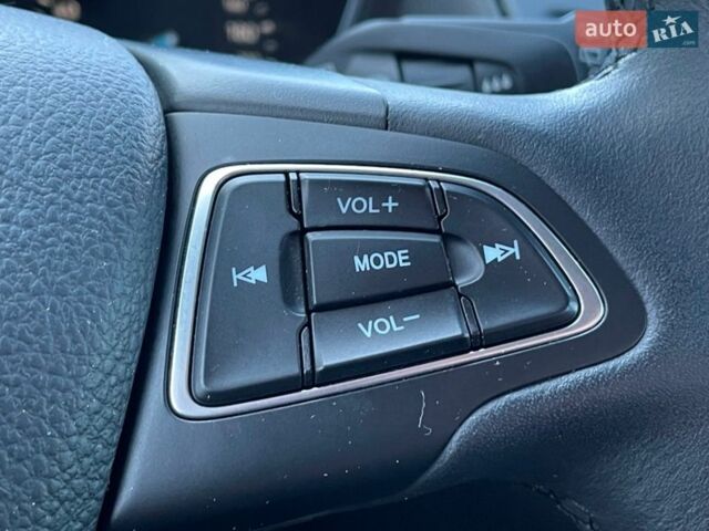 Білий Форд Фокус, об'ємом двигуна 1.6 л та пробігом 141 тис. км за 9500 $, фото 31 на Automoto.ua