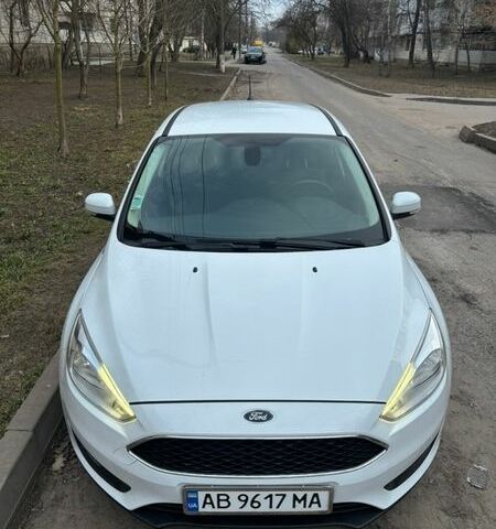 Белый Форд Фокус, объемом двигателя 1.5 л и пробегом 154 тыс. км за 9750 $, фото 3 на Automoto.ua