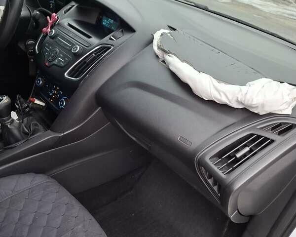 Білий Форд Фокус, об'ємом двигуна 1.6 л та пробігом 186 тис. км за 5300 $, фото 30 на Automoto.ua