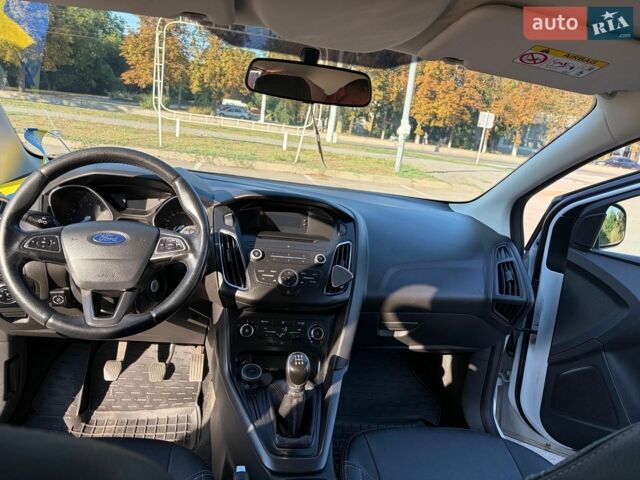 Білий Форд Фокус, об'ємом двигуна 1.6 л та пробігом 136 тис. км за 9000 $, фото 8 на Automoto.ua