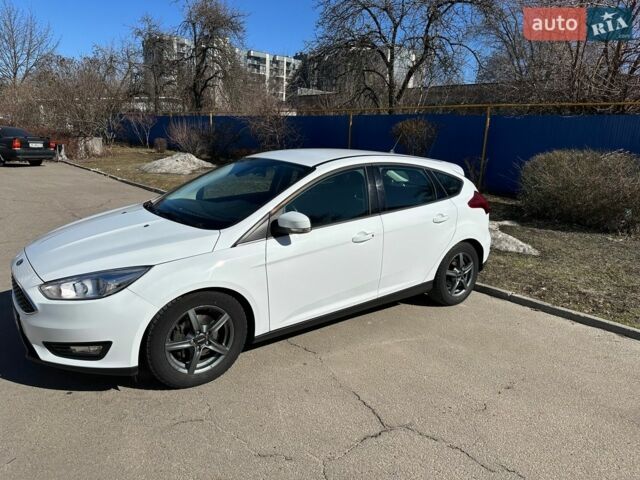 Білий Форд Фокус, об'ємом двигуна 1 л та пробігом 93 тис. км за 9500 $, фото 1 на Automoto.ua