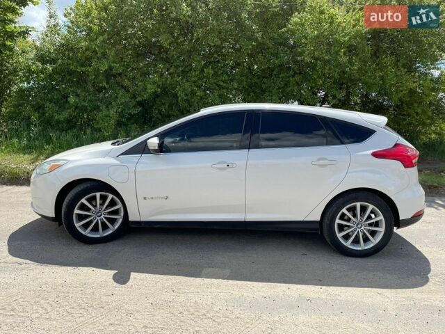 Білий Форд Фокус, об'ємом двигуна 0 л та пробігом 171 тис. км за 8000 $, фото 4 на Automoto.ua